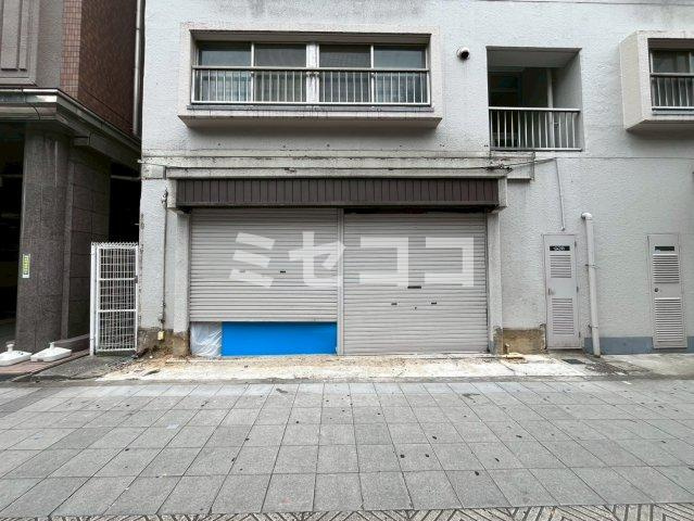 難波スカイハイツの外観