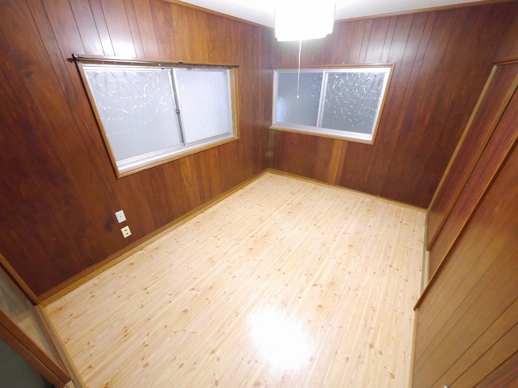 星が丘貸一戸建の洋室