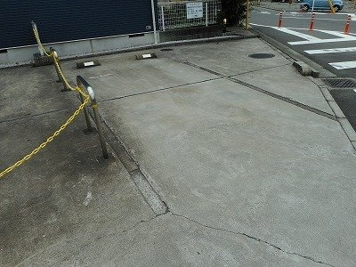 パ－クアドニスの駐車場