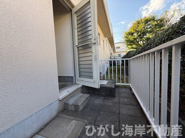 湘南ライフタウン小糸東住宅２号棟の庭|勝手口
