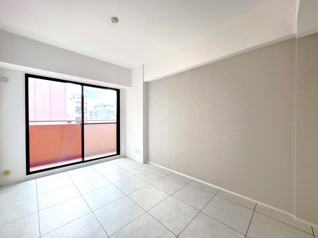 令和６年３月リフォーム済◆収納豊富◆南面バルコニー◆周辺環境充実◆サンマンション丸太町の洋室|洋室（５.５帖）