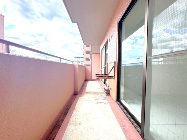 令和６年３月リフォーム済◆収納豊富◆南面バルコニー◆周辺環境充実◆サンマンション丸太町のバルコニー