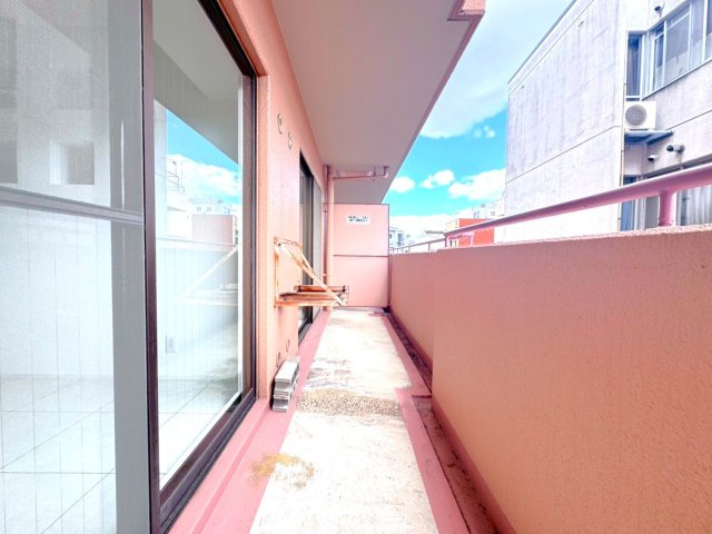 令和６年３月リフォーム済◆収納豊富◆南面バルコニー◆周辺環境充実◆サンマンション丸太町のバルコニー|バルコニー