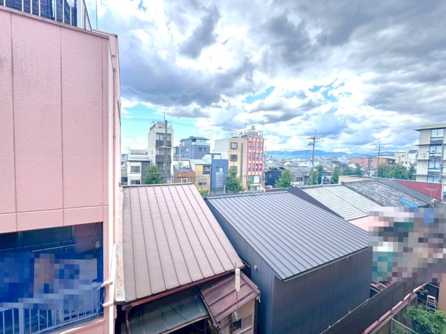 令和６年３月リフォーム済◆収納豊富◆南面バルコニー◆周辺環境充実◆サンマンション丸太町の展望|眺望