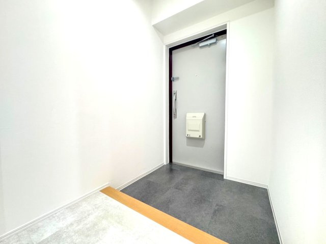 令和６年３月リフォーム済◆収納豊富◆南面バルコニー◆周辺環境充実◆サンマンション丸太町の玄関|玄関