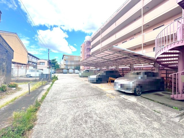 令和６年３月リフォーム済◆収納豊富◆南面バルコニー◆周辺環境充実◆サンマンション丸太町の駐車場|駐車場