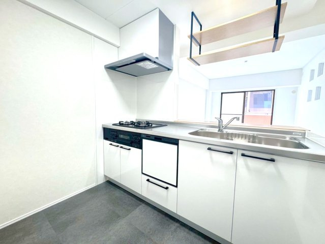 令和６年３月リフォーム済◆収納豊富◆南面バルコニー◆周辺環境充実◆サンマンション丸太町のキッチン|キッチン