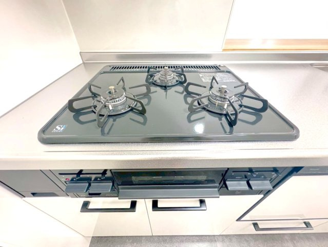 令和６年３月リフォーム済◆収納豊富◆南面バルコニー◆周辺環境充実◆サンマンション丸太町のキッチン|コンロ