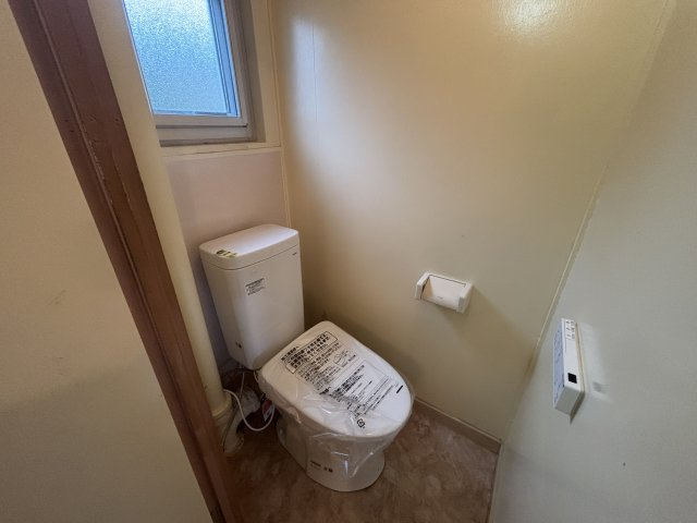 温水洗浄機付きトイレです。