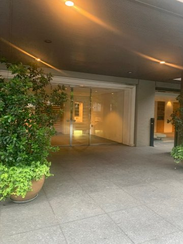 小石川パークタワーのエントランス
