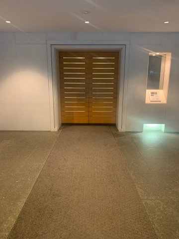 小石川パークタワーのエントランス