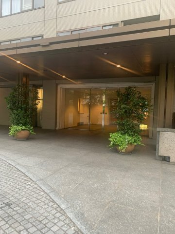 小石川パークタワーのエントランス