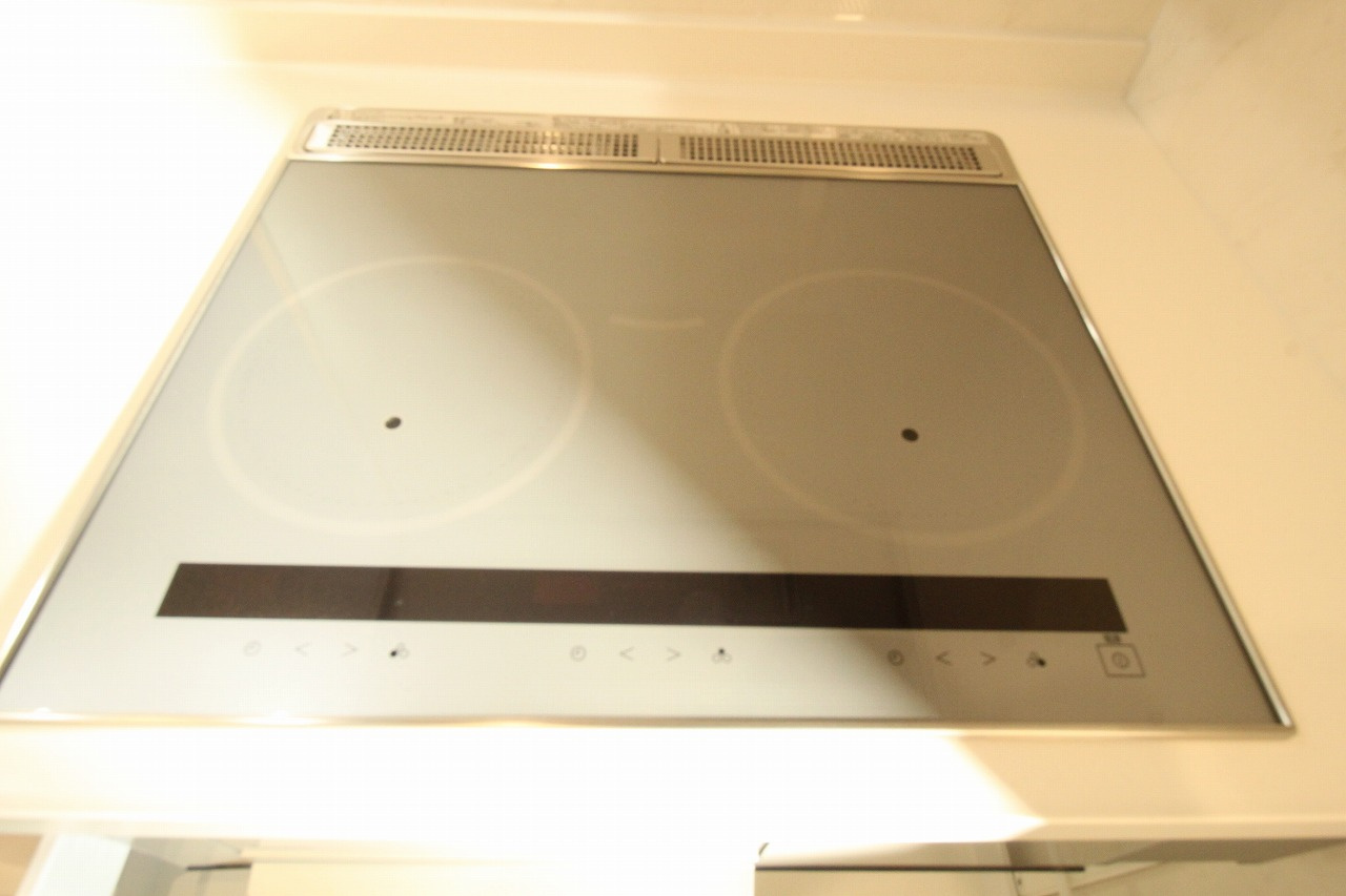 朝倉Ⅱ　新築戸建　2号地　（全3区画）のキッチン|ＩＨクッキングヒ－タ－