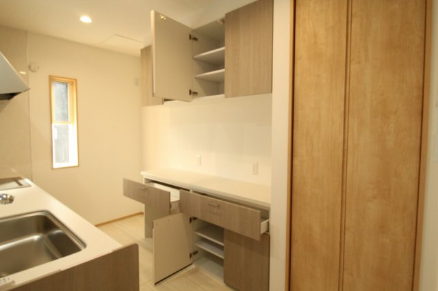 朝倉Ⅱ　新築戸建　2号地　（全3区画）の収納|カップボード