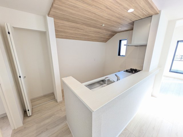 八王子市　子安町　新築一戸建て　１期のキッチン|～使い勝手の良いシステムキッチン～