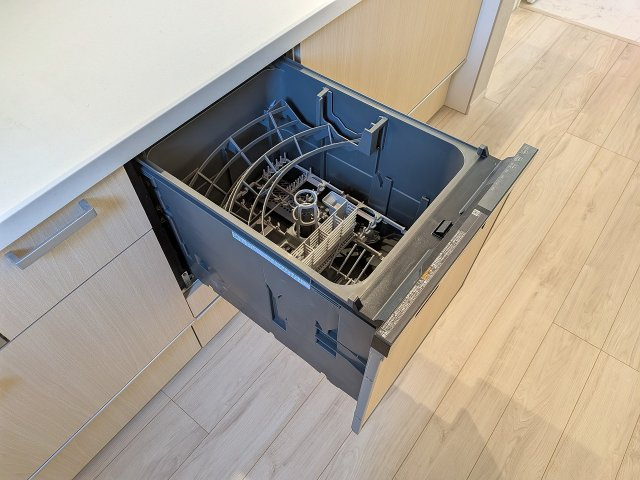 八王子市　子安町　新築一戸建て　１期のキッチン|～食洗機付き　食事後の食器洗いはお任せ、家族でゆっくりとくつろげます～