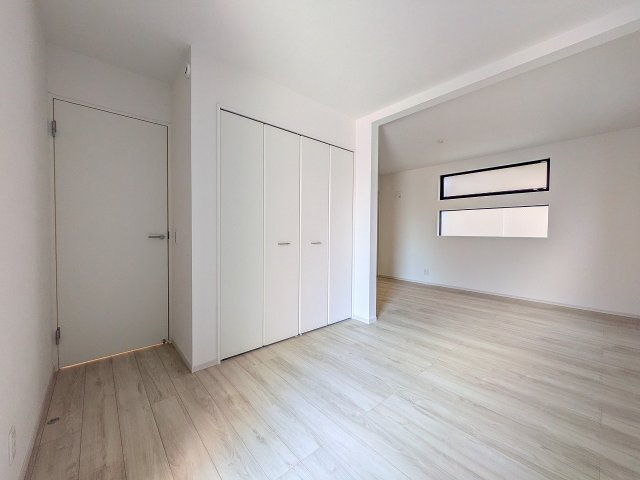 八王子市　子安町　新築一戸建て　１期の寝室|～11.2帖の主寝室　ベッドなど大型家具のレイアウトもしやすい広さです～