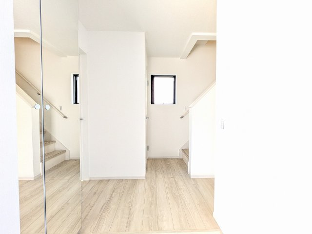 八王子市　子安町　新築一戸建て　１期の玄関|～駅徒歩圏内ながら、落ち着きのある住宅地内です～