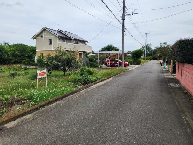 高崎市下佐野町売土地の前面道路含む現地写真