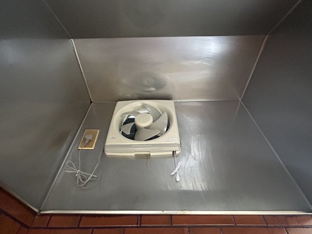 【その他】 | 勝立貸家 | 換気扇付きで、においもこもりません。