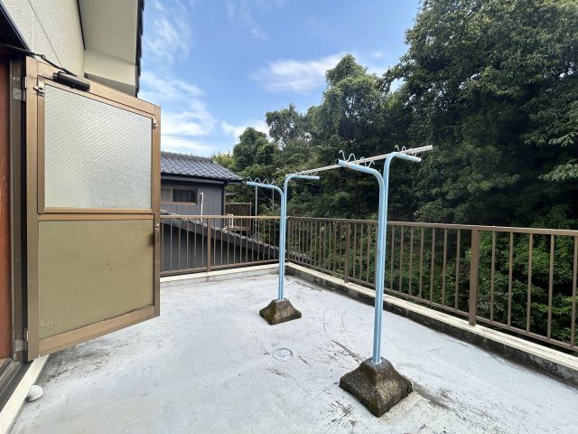 【バルコニー】 | 勝立貸家 | 広々としたバルコニー付きです！