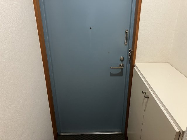 トップヒルズフラットの玄関