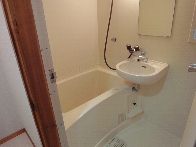 トップヒルズフラットの浴室