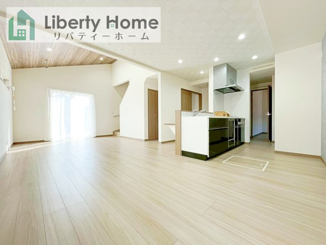 土浦市中村南1丁目　新築戸建　平屋建ての居間・リビング