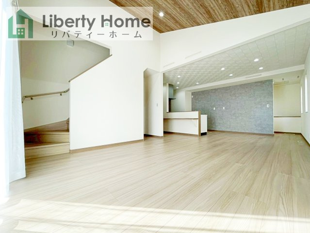 土浦市中村南1丁目　新築戸建　平屋建ての居間・リビング