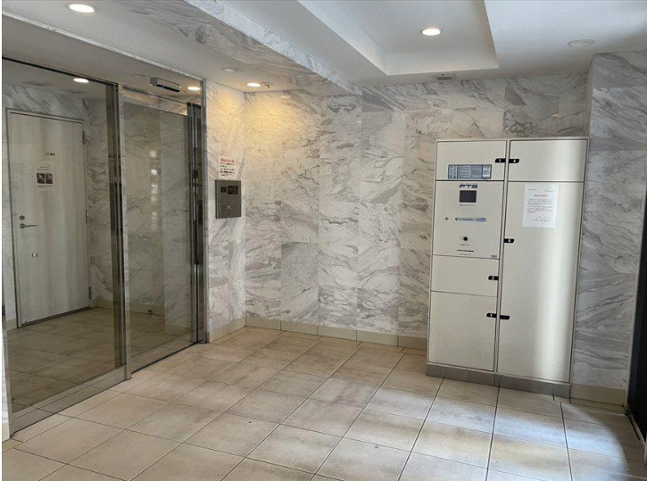 ライジングプレイス錦糸町　角　部屋　リ　フォーム済のエントランス