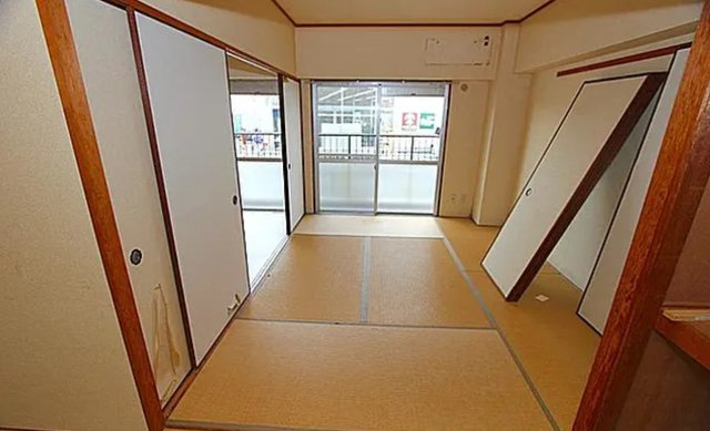 【大阪府】枚方市　1棟売りマンションの和室