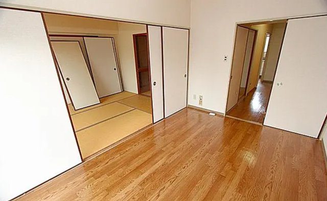 【大阪府】枚方市　1棟売りマンションの洋室