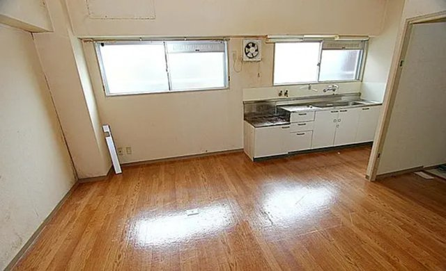 【大阪府】枚方市　1棟売りマンションのキッチン