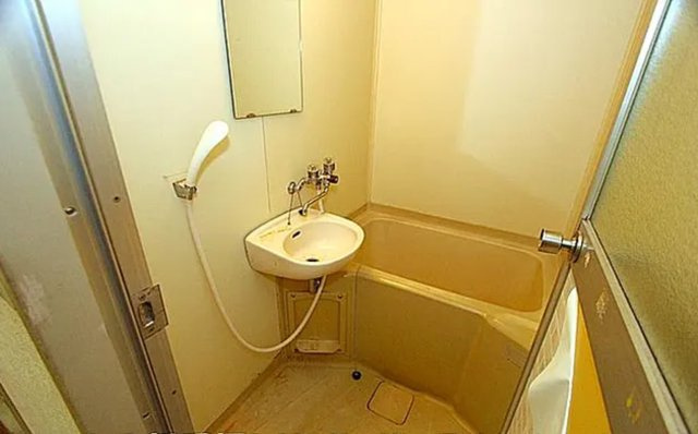 【大阪府】枚方市　1棟売りマンションの浴室
