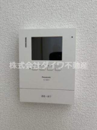 ハイツアイビー111の玄関