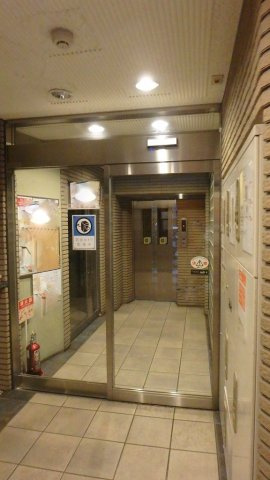 菱和パレス音羽のエントランス