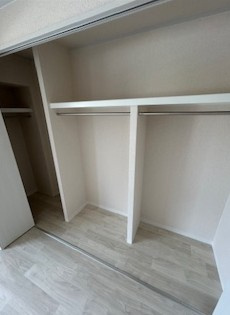 グランドマンションニュー大阪の収納|こまごまとしたものを収納できそうですね