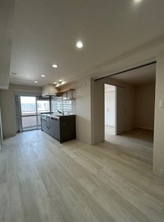 グランドマンションニュー大阪の居間・リビング|ゆったりとしたリビングです