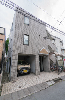 【外観】 | 野方ウィズ | 鉄筋コンクリート造のがっちりとした建物。