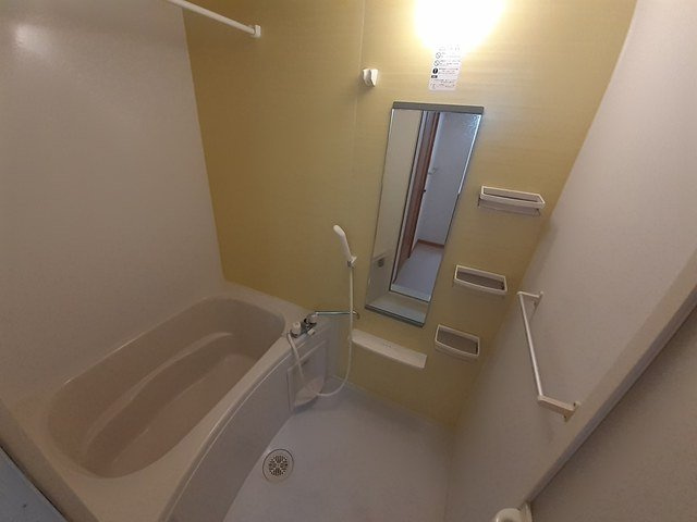 メゾン・ド・花水木　参番館の浴室