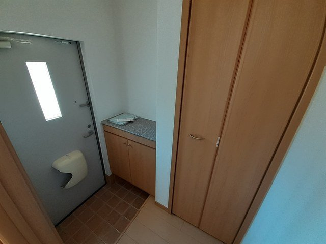 メゾン・ド・花水木　参番館の玄関