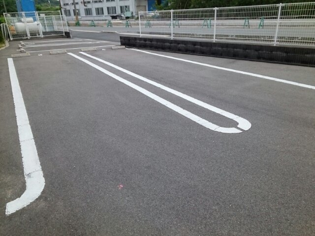 スタービレⅡの駐車場