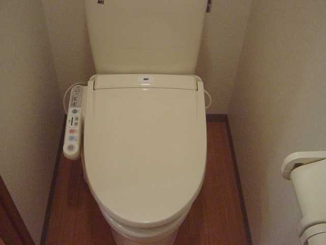 メゾンクローバーのトイレ|シャワー付トイレ