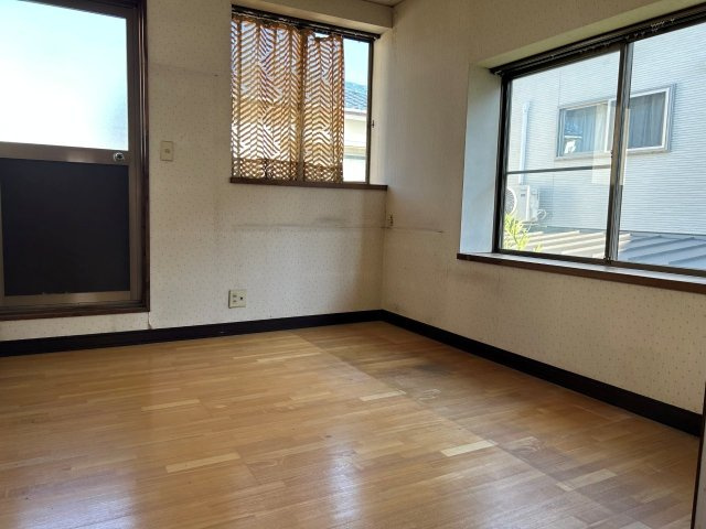越智3丁目の洋室|ゆったりした洋室です