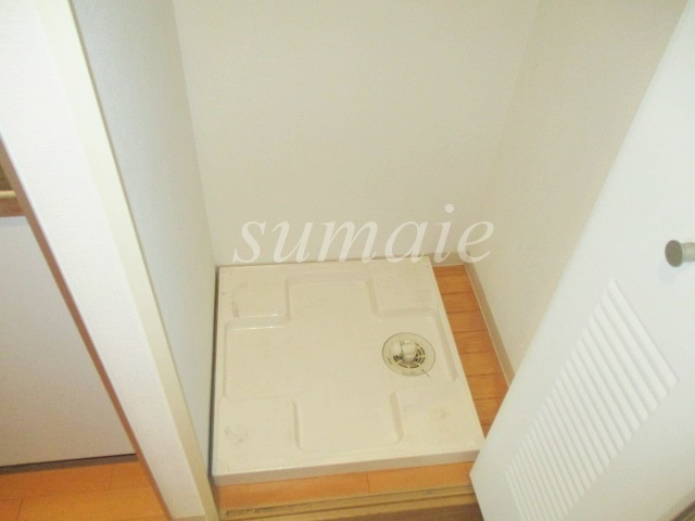 ラージベルティの設備|室内洗濯機置き場です。