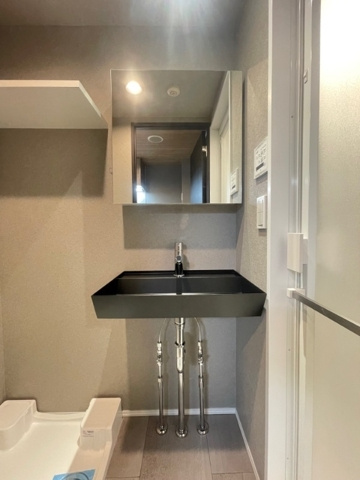 新品家具付きマンション吾妻橋6(KaGood東京)の独立洗面台