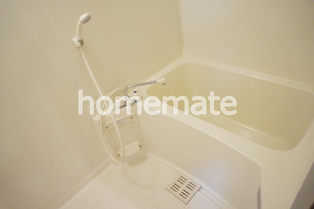 TOMITAビルの浴室