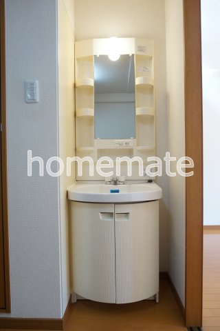 TOMITAビルの独立洗面台