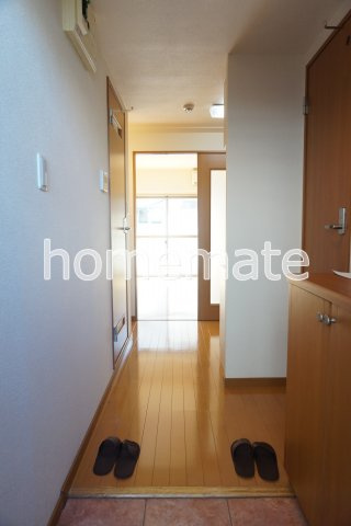 TOMITAビルの玄関