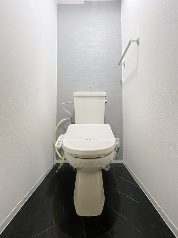 アクティ五月が丘のトイレ|温水洗浄便座付きのトイレです